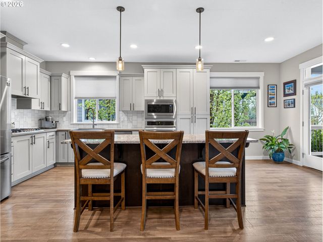 15261 Holcomb Blvd, Oregon City, OR 97045