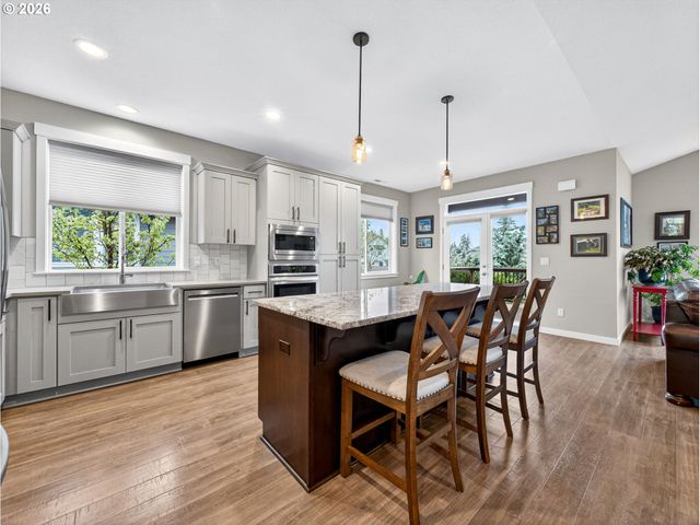 15261 Holcomb Blvd, Oregon City, OR 97045