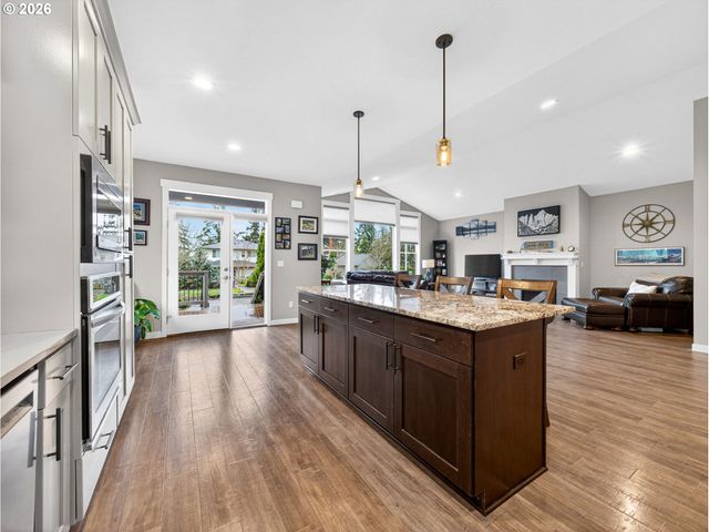 15261 Holcomb Blvd, Oregon City, OR 97045