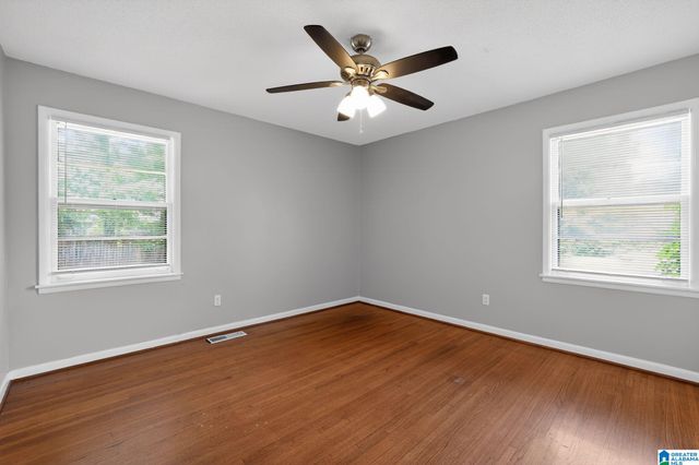 945 RIDGEWOOD CIRCLE, Birmingham, AL 35235