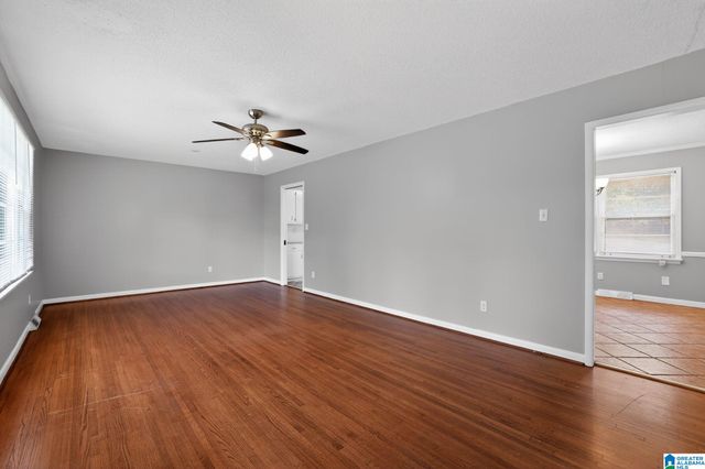 945 RIDGEWOOD CIRCLE, Birmingham, AL 35235