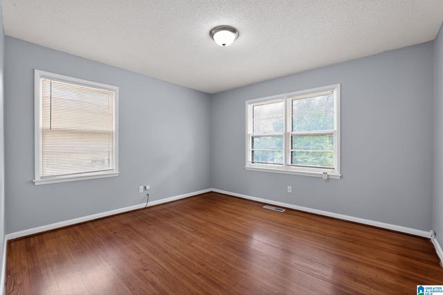 945 RIDGEWOOD CIRCLE, Birmingham, AL 35235