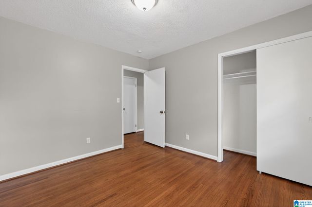 945 RIDGEWOOD CIRCLE, Birmingham, AL 35235