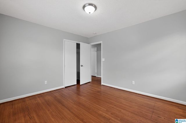 945 RIDGEWOOD CIRCLE, Birmingham, AL 35235