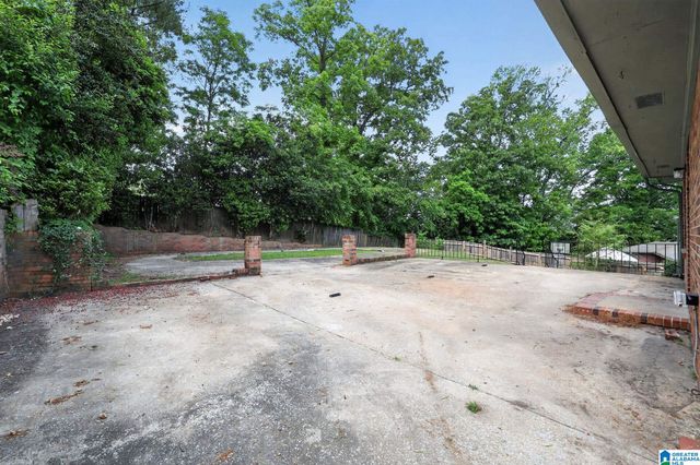 945 RIDGEWOOD CIRCLE, Birmingham, AL 35235
