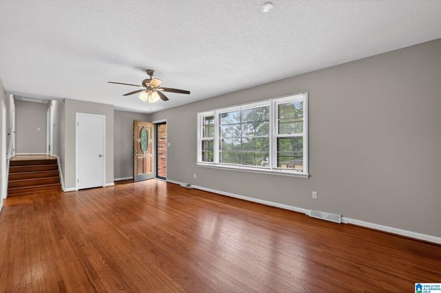 945 RIDGEWOOD CIRCLE, Birmingham, AL 35235