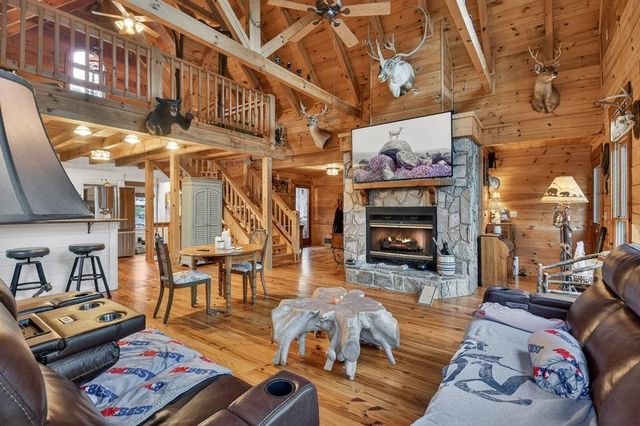 222 Grouse Lane, Talking Rock, GA 30175