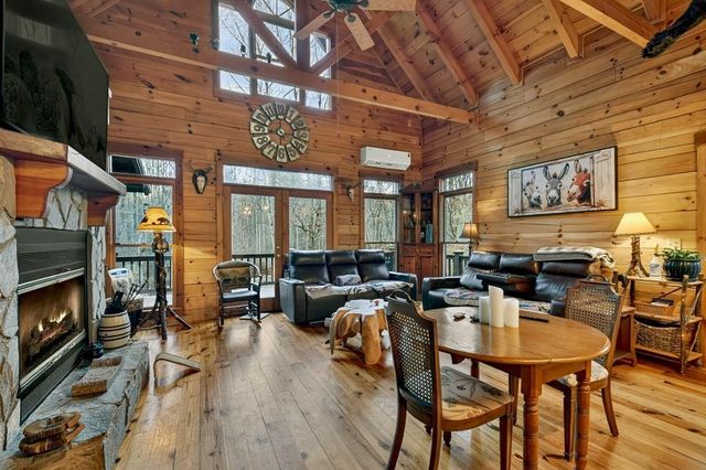 222 Grouse Lane, Talking Rock, GA 30175