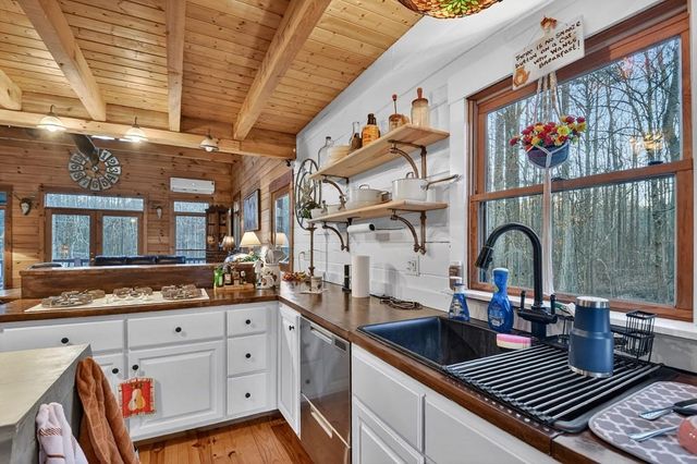 222 Grouse Lane, Talking Rock, GA 30175