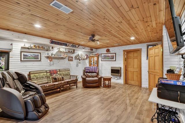 222 Grouse Lane, Talking Rock, GA 30175