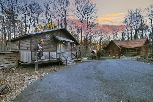222 Grouse Lane, Talking Rock, GA 30175