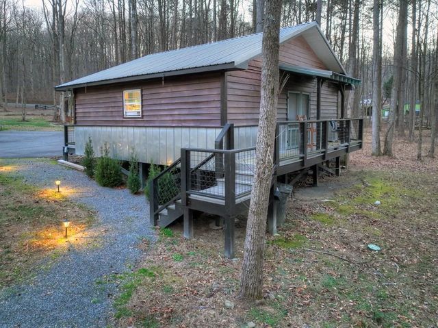 222 Grouse Lane, Talking Rock, GA 30175