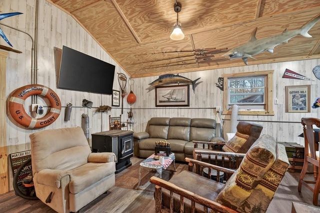 222 Grouse Lane, Talking Rock, GA 30175