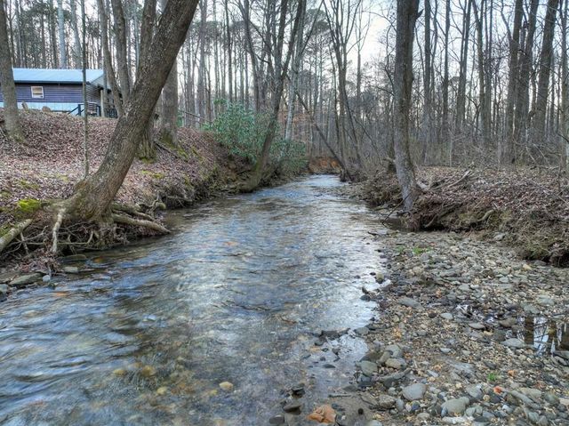 222 Grouse Lane, Talking Rock, GA 30175