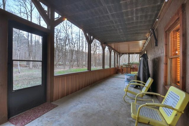 222 Grouse Lane, Talking Rock, GA 30175