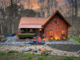 222 Grouse Lane, Talking Rock, GA 30175