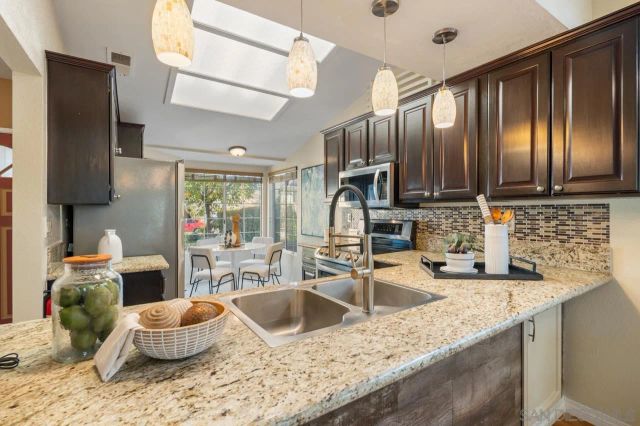 14872 Summerbreeze Way, San Diego, CA 92128