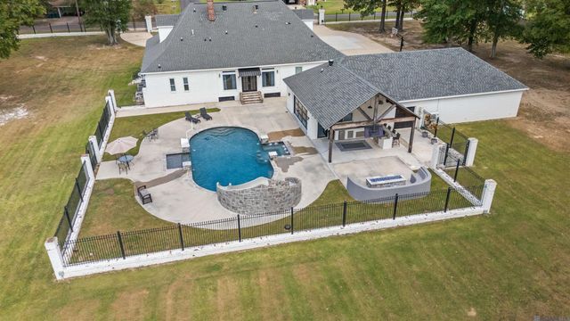 2310 Marianne Dr, Zachary, LA 70791