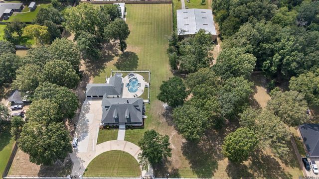 2310 Marianne Dr, Zachary, LA 70791