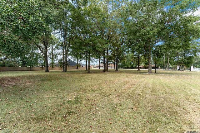 2310 Marianne Dr, Zachary, LA 70791