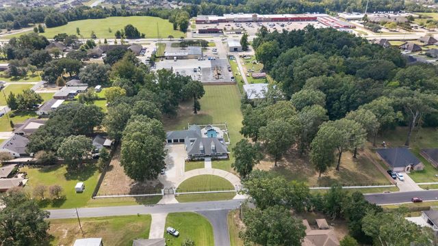 2310 Marianne Dr, Zachary, LA 70791