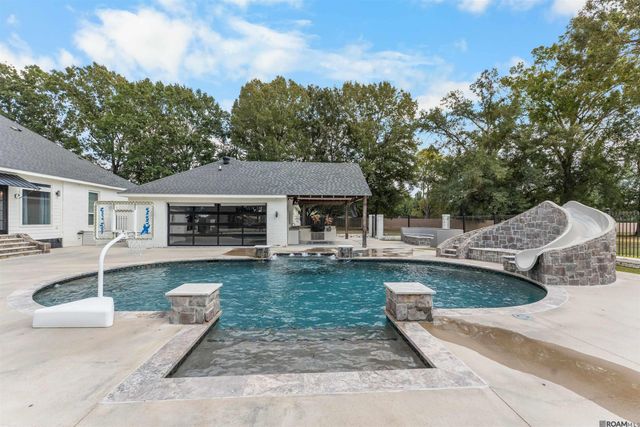 2310 Marianne Dr, Zachary, LA 70791