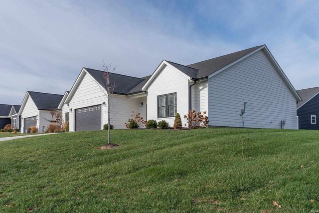 902 Stonehenge Drive, Bedford, IN 47421