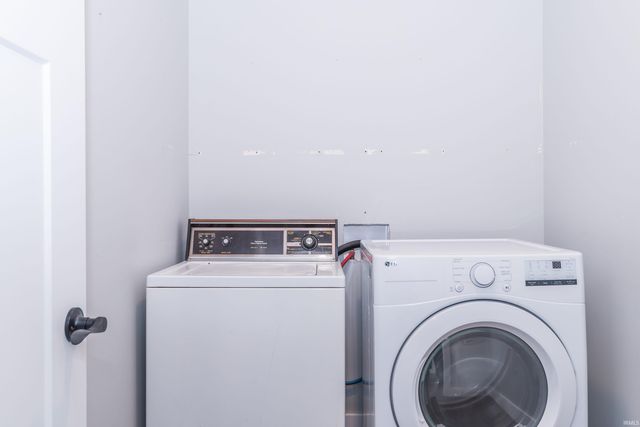 902 Stonehenge Drive, Bedford, IN 47421