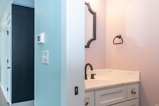 902 Stonehenge Drive, Bedford, IN 47421