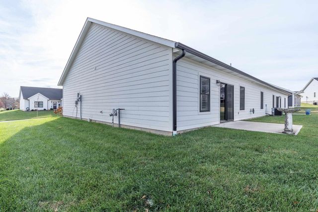 902 Stonehenge Drive, Bedford, IN 47421
