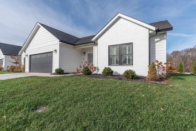 902 Stonehenge Drive, Bedford, IN 47421