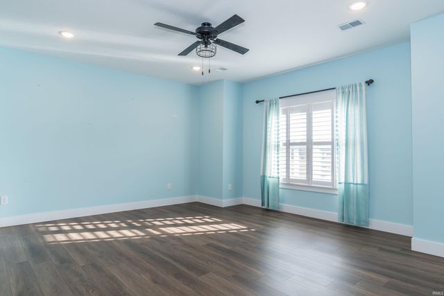 902 Stonehenge Drive, Bedford, IN 47421