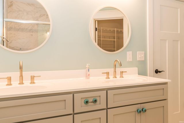 902 Stonehenge Drive, Bedford, IN 47421