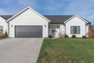 902 Stonehenge Drive, Bedford, IN 47421