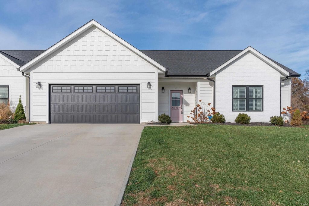 902 Stonehenge Drive, Bedford, IN 47421