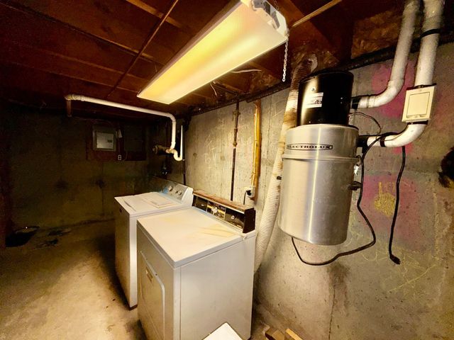 158 Vermont Ave, Somerset, MA 02726