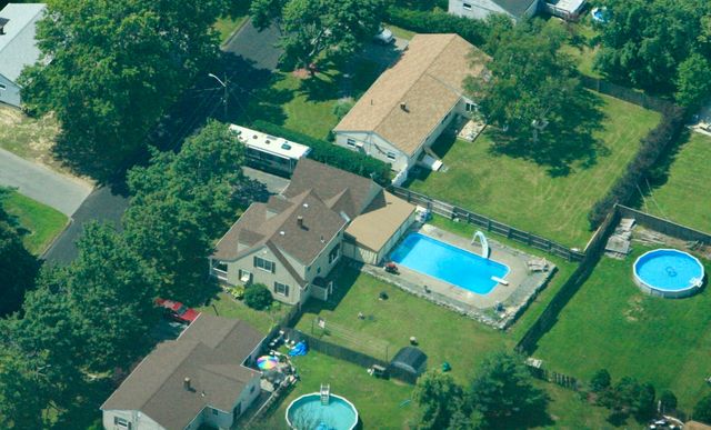 158 Vermont Ave, Somerset, MA 02726