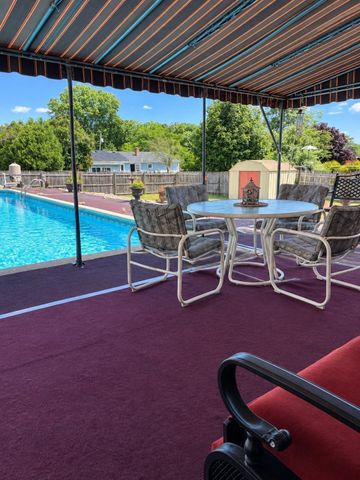 158 Vermont Ave, Somerset, MA 02726