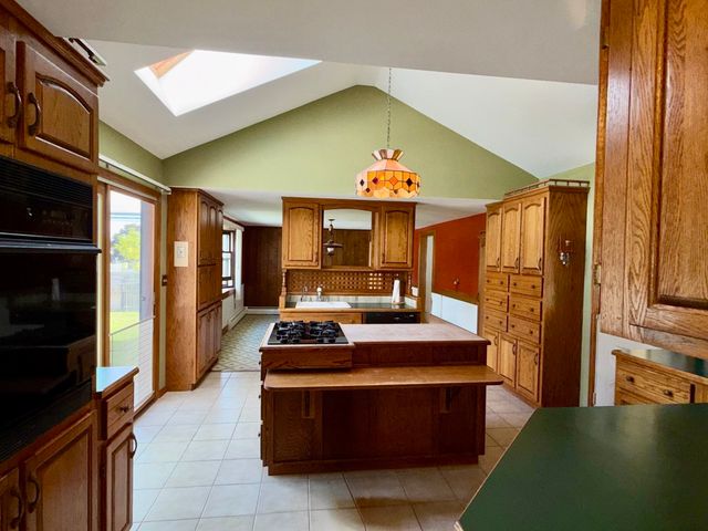 158 Vermont Ave, Somerset, MA 02726