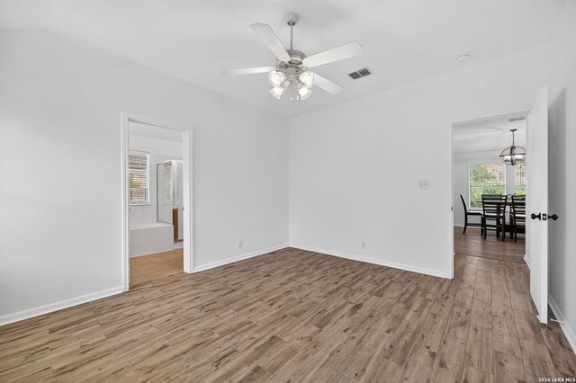 10203 Divide Mt, San Antonio, TX 78223