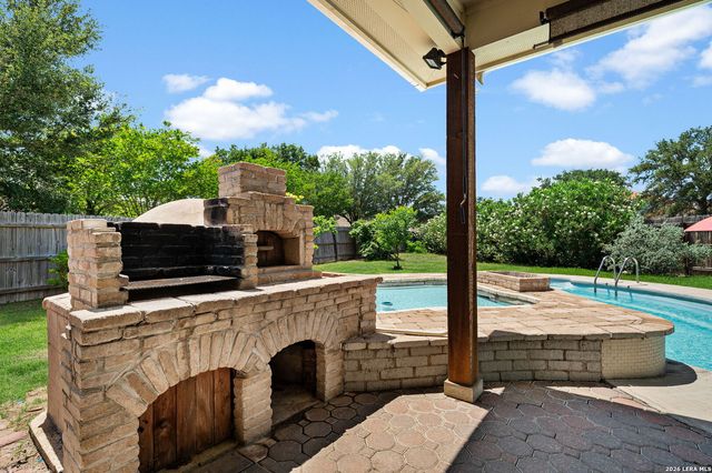 10203 Divide Mt, San Antonio, TX 78223