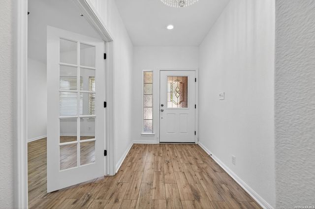 10203 Divide Mt, San Antonio, TX 78223