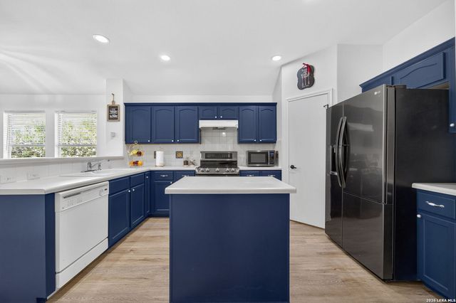 10203 Divide Mt, San Antonio, TX 78223