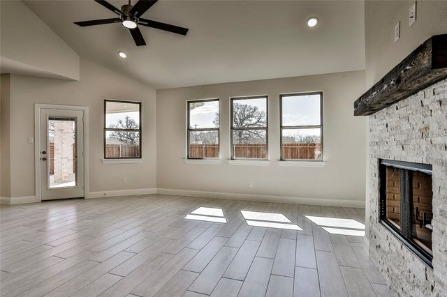 101 Gardenia Drive, Azle, TX 76020