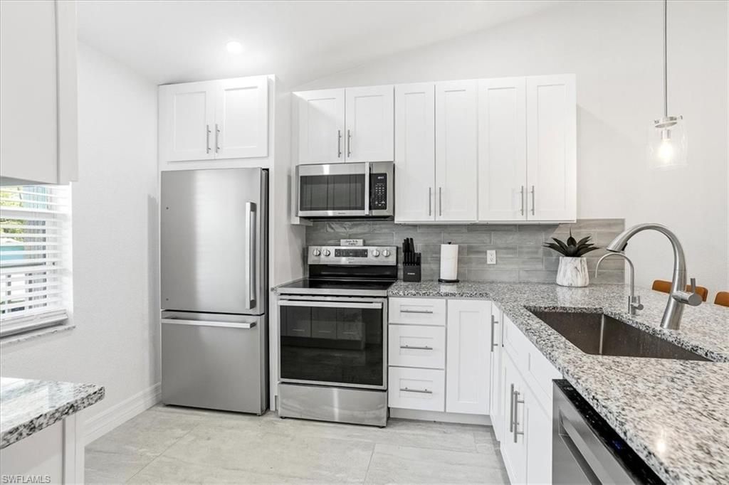 1714 Kings Lake BLVD 202, NAPLES, FL 34112 — photo 4