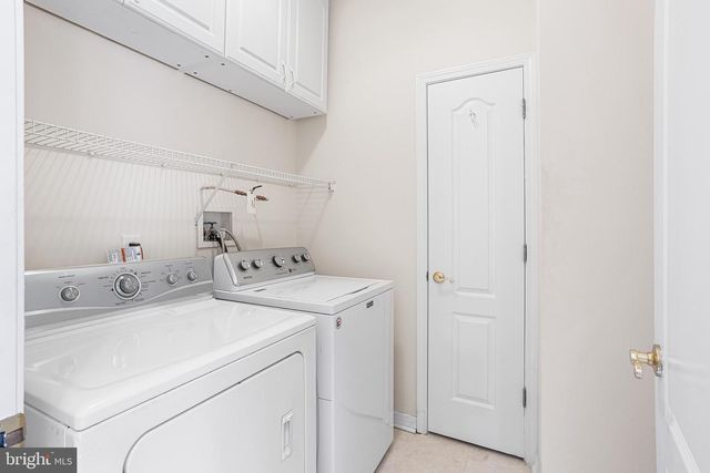 28 RAINFLOWER LN, West Windsor, NJ 08550