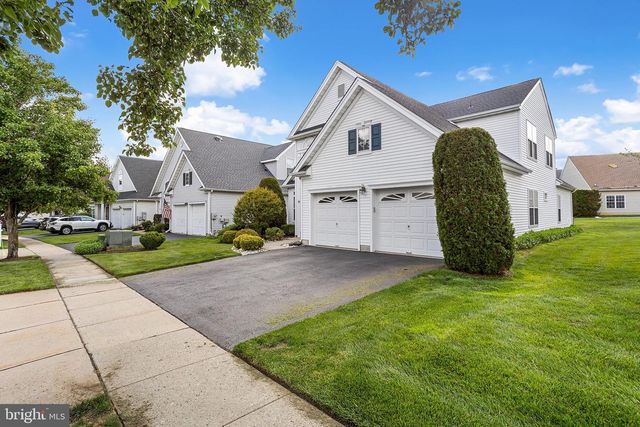 28 RAINFLOWER LN, West Windsor, NJ 08550