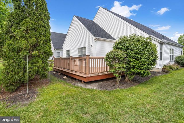 28 RAINFLOWER LN, West Windsor, NJ 08550