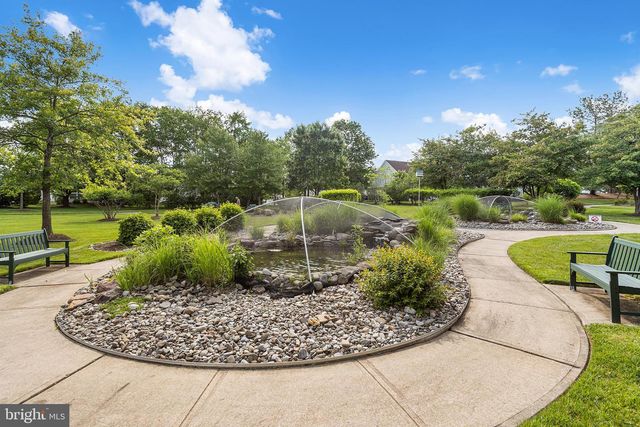 28 RAINFLOWER LN, West Windsor, NJ 08550