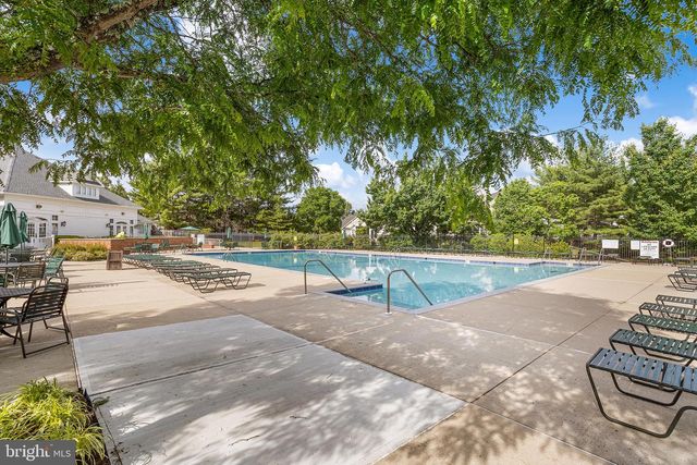 28 RAINFLOWER LN, West Windsor, NJ 08550